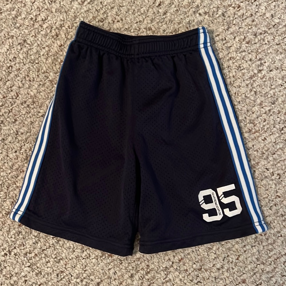 Osh Kosh B’gosh boys mesh shorts. Size 5.